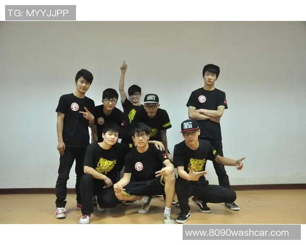 南京街舞队的整体压制现象解析与深度剖析街舞文化的影响与发展 南京街舞队的整体压制现象解析与深度剖析街舞文化的影响与发展