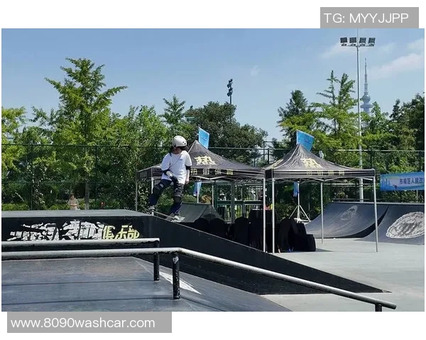 上海滑板队在极限运动世界杯中以58分稳居积分榜首位 上海滑板队在极限运动世界杯中以58分稳居积分榜首位