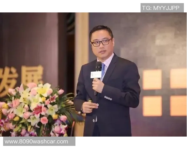 刘秀英的攀岩人生:在高峰与心灵深处的对话与探索 刘秀英的攀岩人生:在高峰与心灵深处的对话与探索