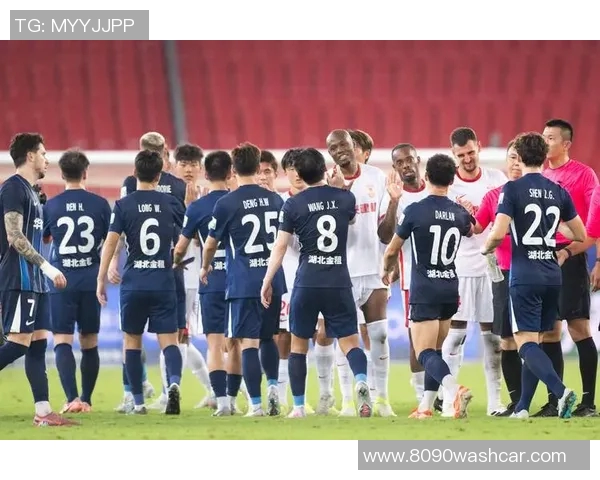 武汉足球队的转型之路:从传统到现代的全面革新探索 武汉足球队的转型之路:从传统到现代的全面革新探索