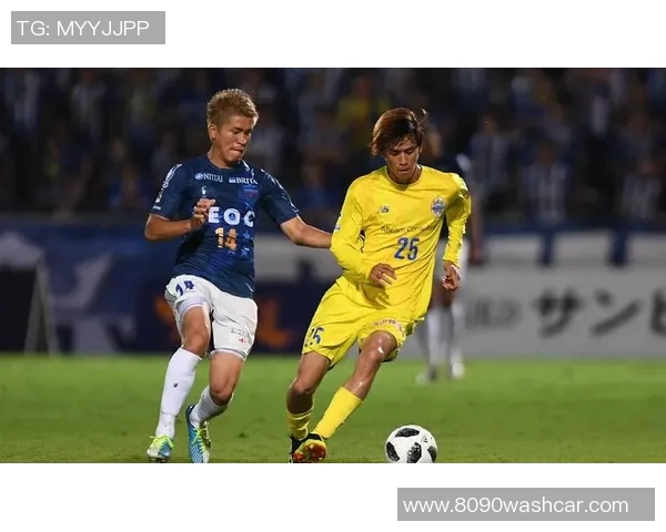 山形山神与冈山绿之战激烈对决展现足球魅力与团队精神