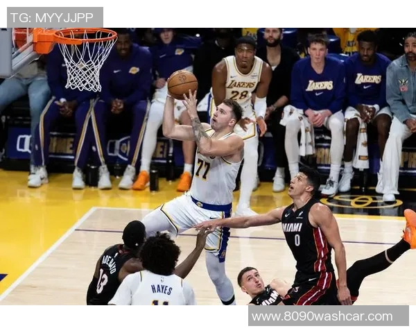 湖人对决热火精彩回顾视频12月11日比赛全场亮点集锦