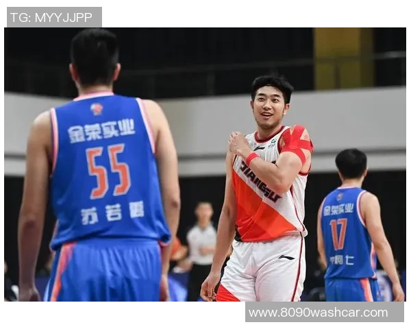 吴冠希：从篮球场上的拼搏者到生活中的追梦人，探索他的成长与蜕变之路