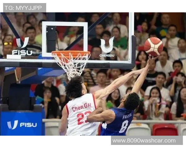 中国男篮与巴西队激烈冲突引发群殴赛场混乱球迷反响热烈