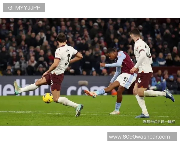 托特纳姆热刺对决激战正酣球迷期待精彩瞬间再现